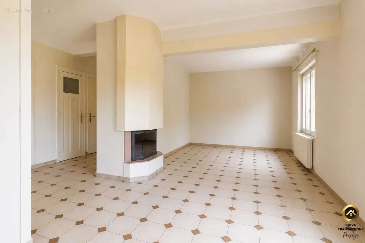 Maison 6 pièces de 150 m² en bord de Saône avec dépendance - photo 5
