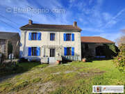 Maison à SAINT-JULIEN-LA-GENETE