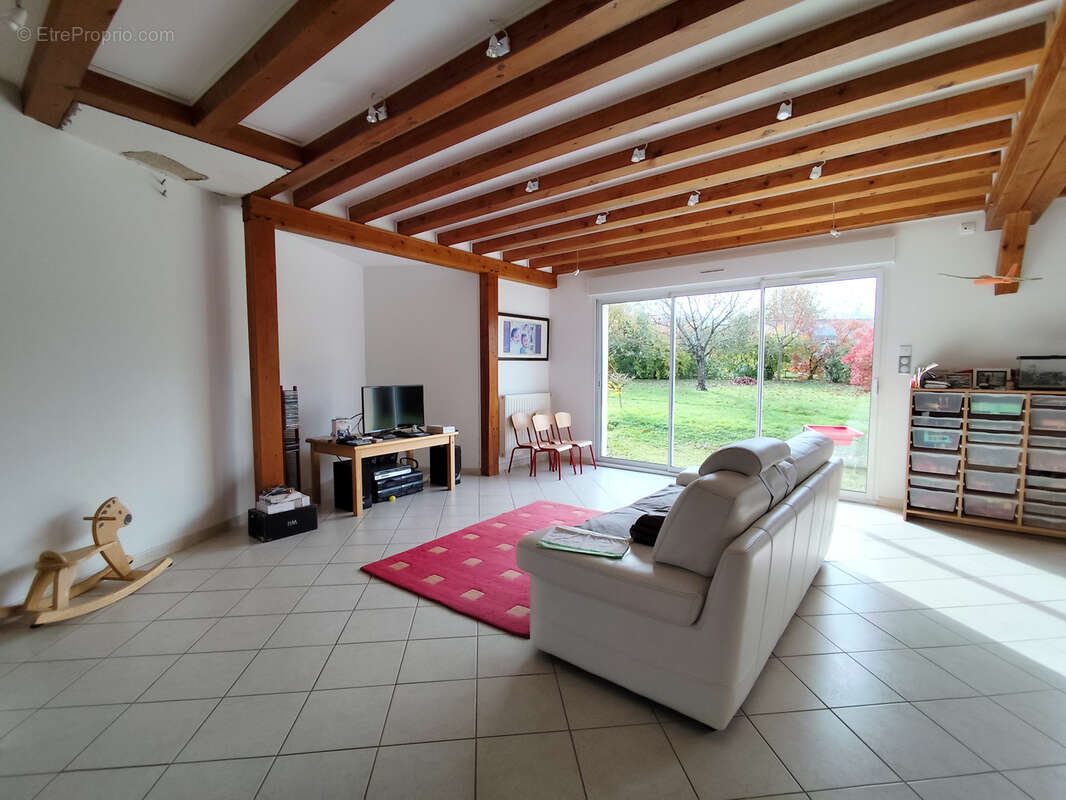 Maison à NOUAILLE-MAUPERTUIS