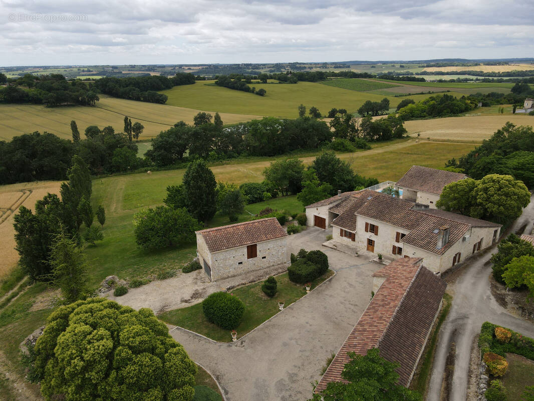 Maison à MONCRABEAU