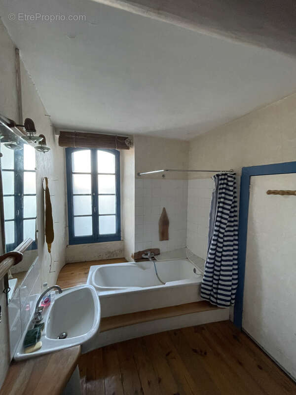 Dans un village de caractère au pied de la Montagne noire  -  Maison de village avec terrassse, jardinet, atel - photo 24