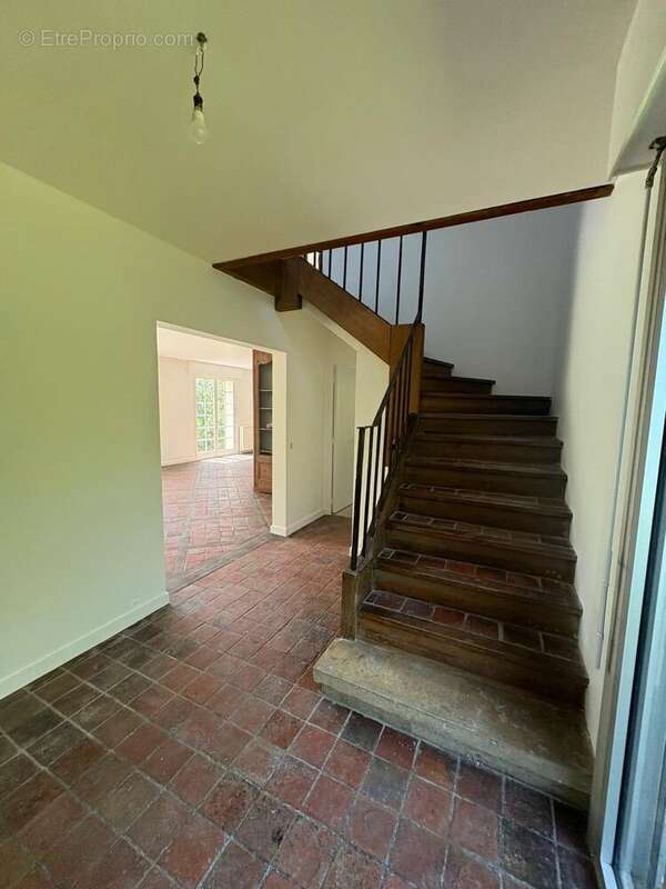 Maison à SAINT-NOM-LA-BRETECHE