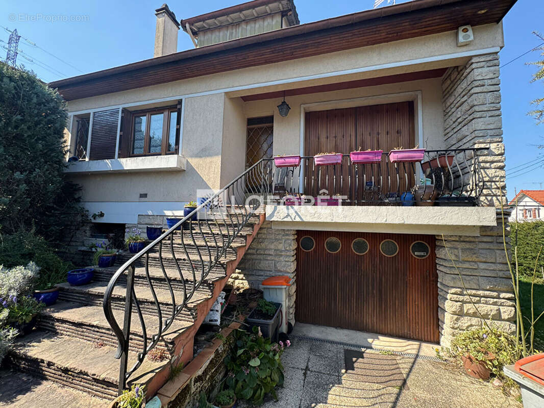 Maison à VILLEMOMBLE