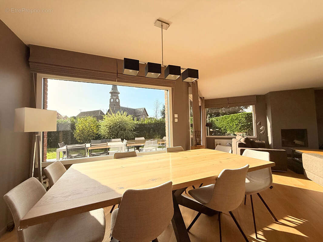 Maison à LE MAISNIL