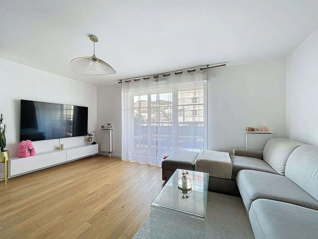 Appartement à SURESNES