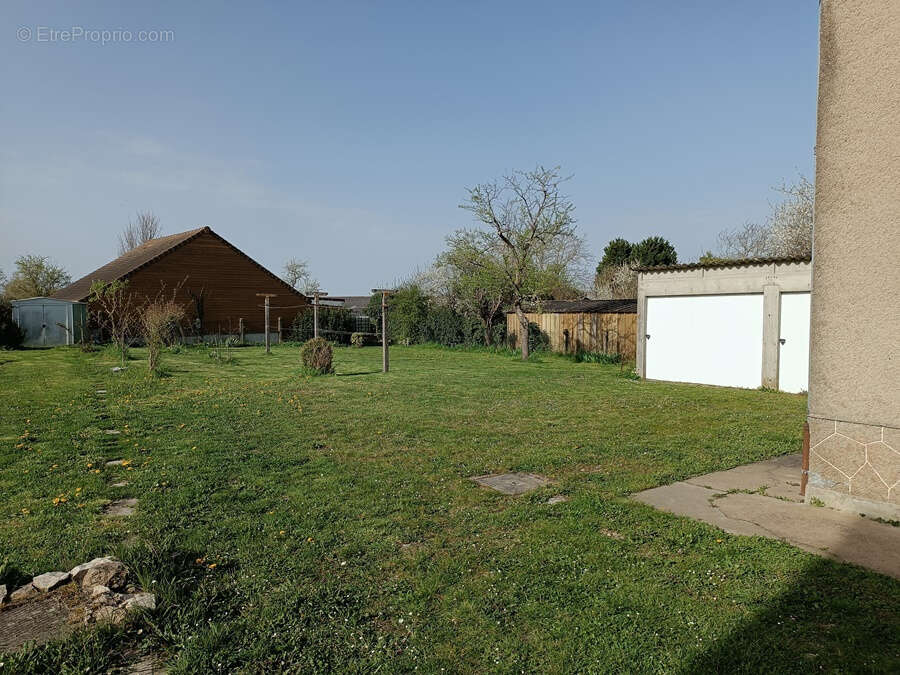 Maison à BENGY-SUR-CRAON