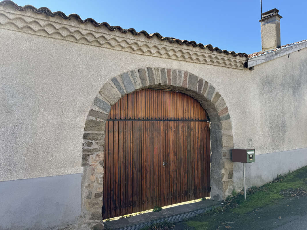 Maison à SAINT-PAUL-DE-VEZELIN