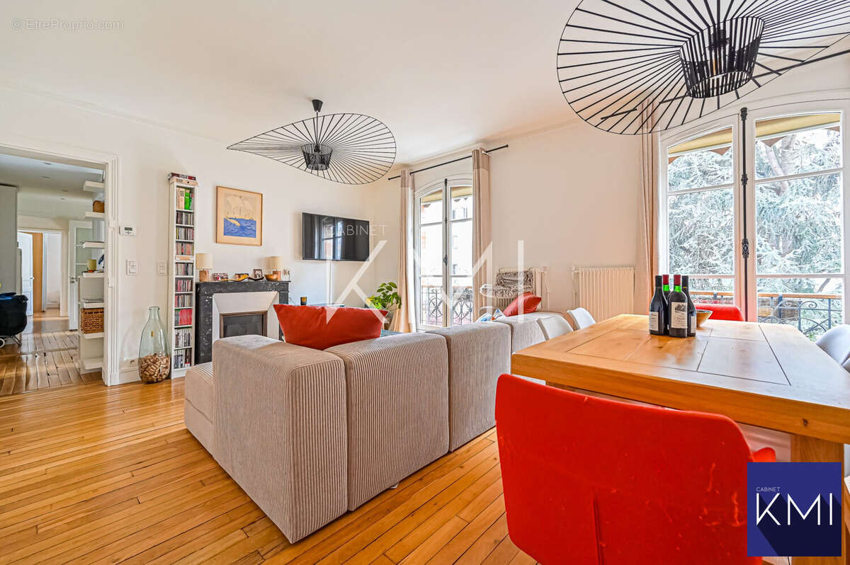 Appartement à PARIS-14E