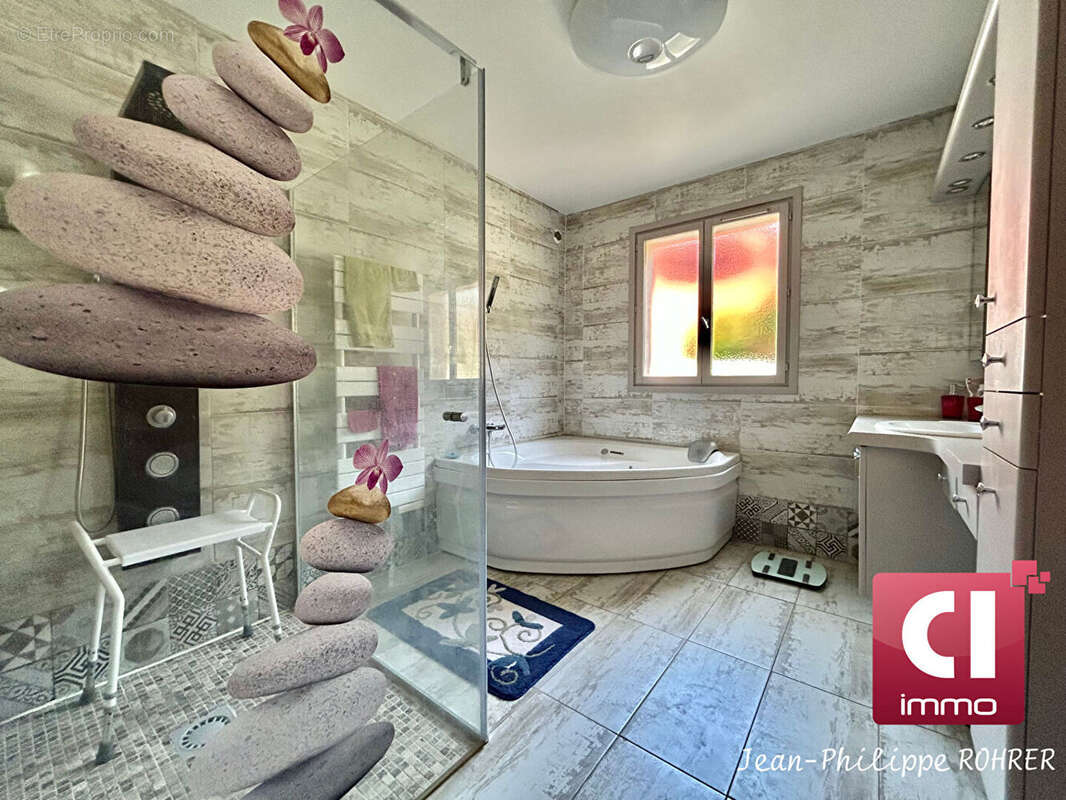 Maison à FLASSANS-SUR-ISSOLE