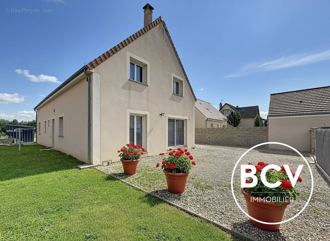 Maison à MIGNIERES