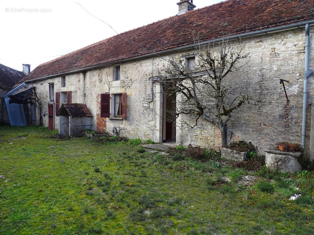 Maison à LES RICEYS