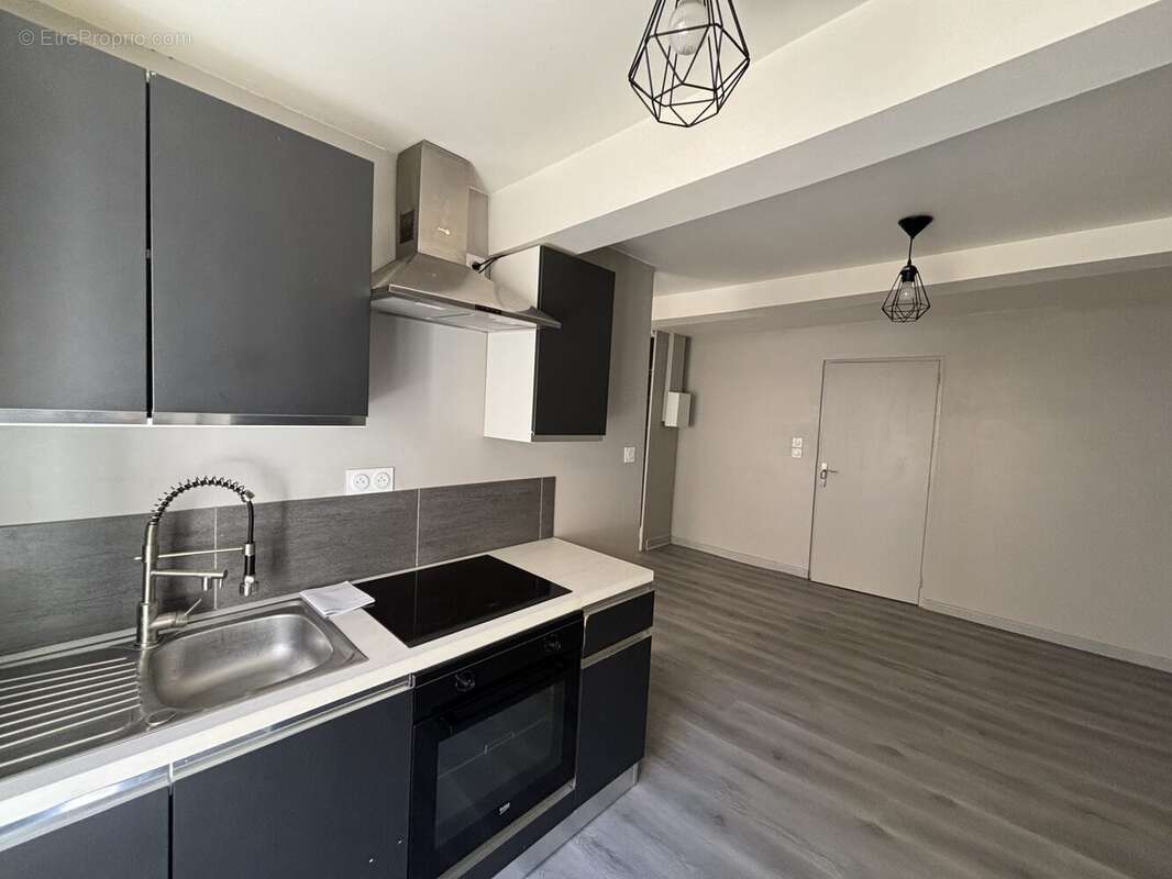 Appartement 120 m² à Privas  - photo 2
