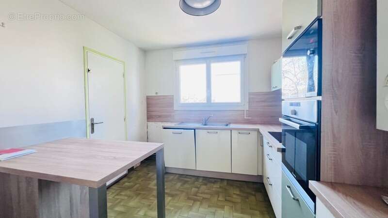 Finistère (29) – À vendre à Quimper, appartement T4 de 80 m² habitable, Terrasse - Balcon - Cave - photo 2