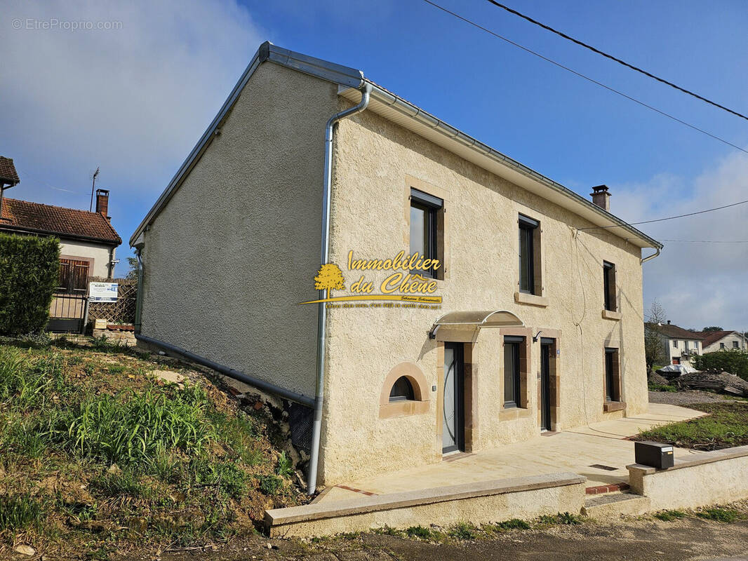 Maison à HAUTEVELLE