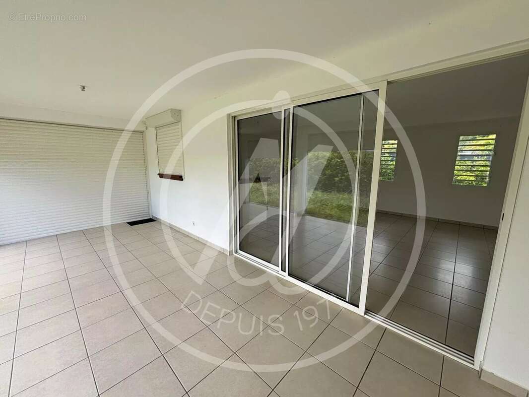 Maison à PETIT-BOURG