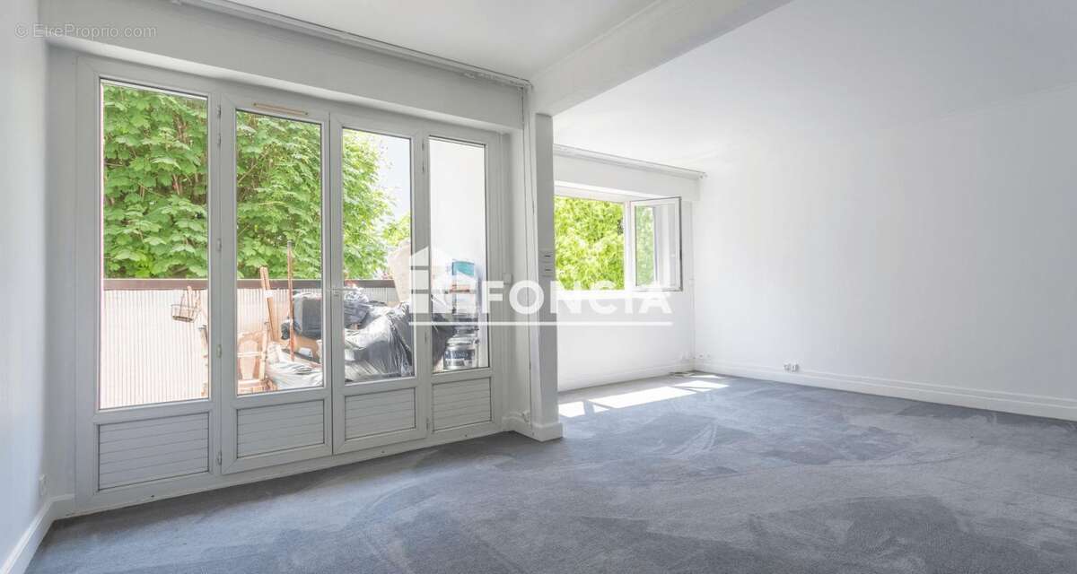 Appartement à CHILLY-MAZARIN