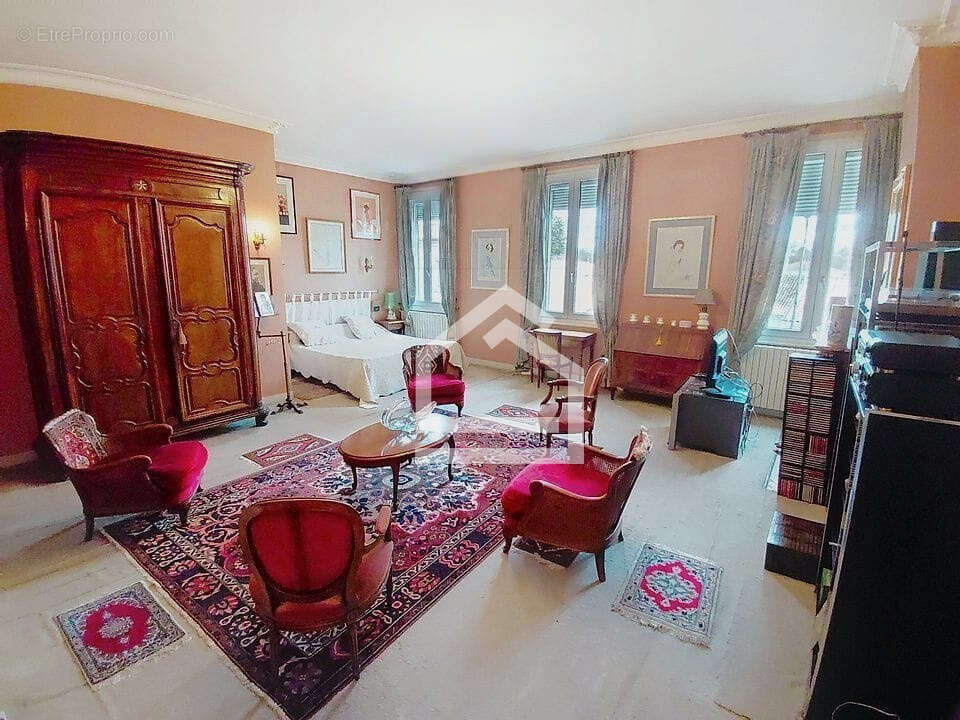 Maison à LEOGNAN