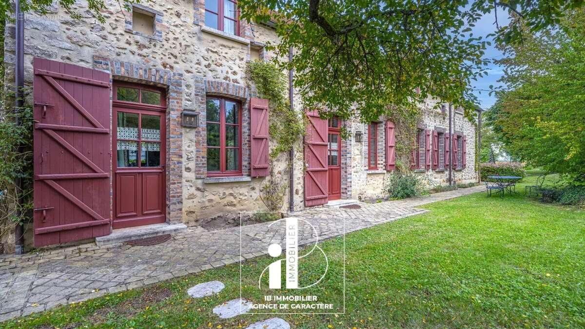 Maison à FONTAINEBLEAU