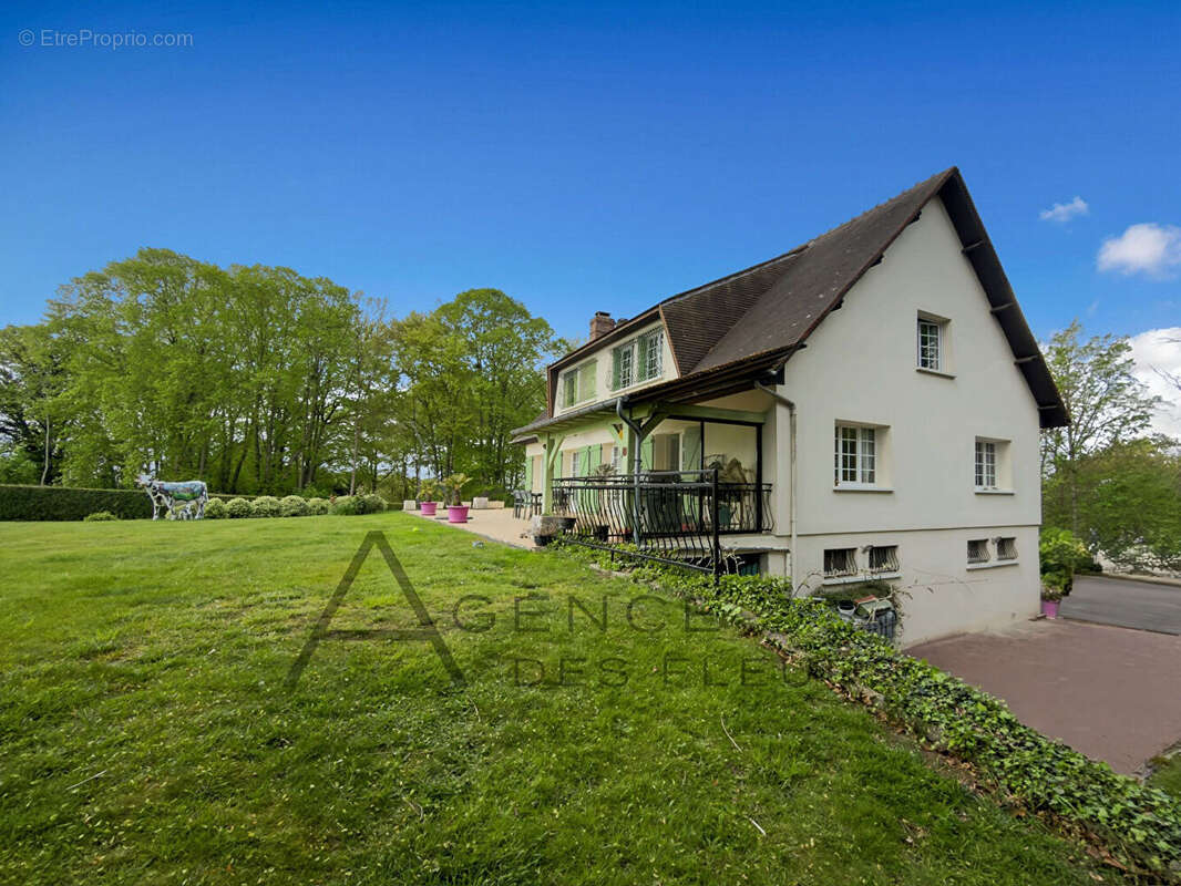 Maison à FRENEUSE