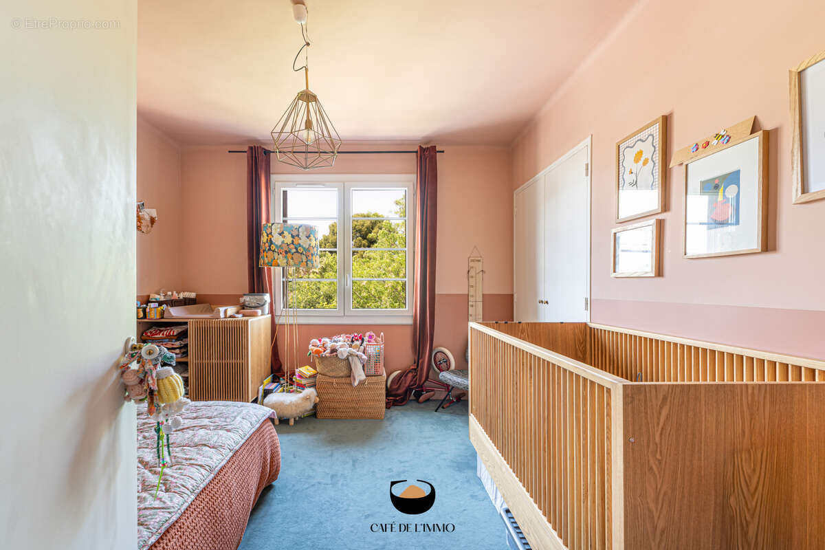 Appartement à MARSEILLE-5E