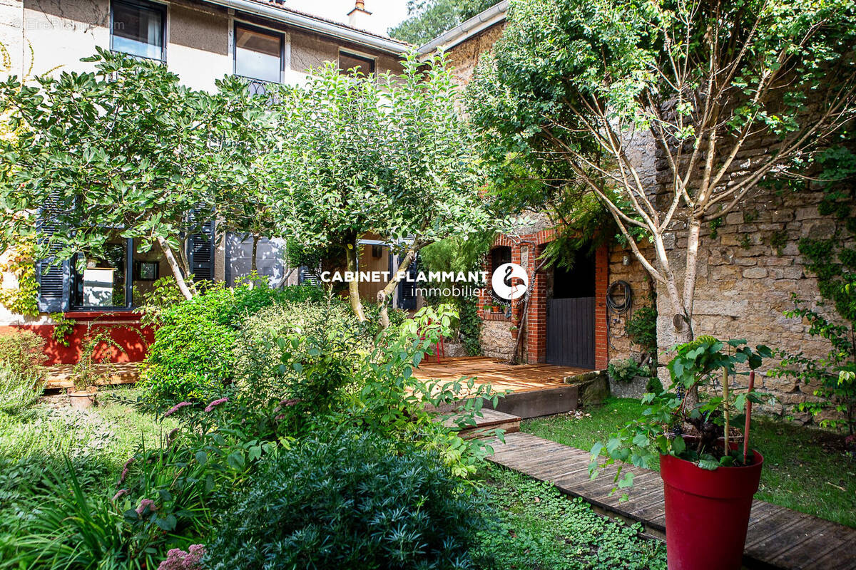 Maison à ALISE-SAINTE-REINE