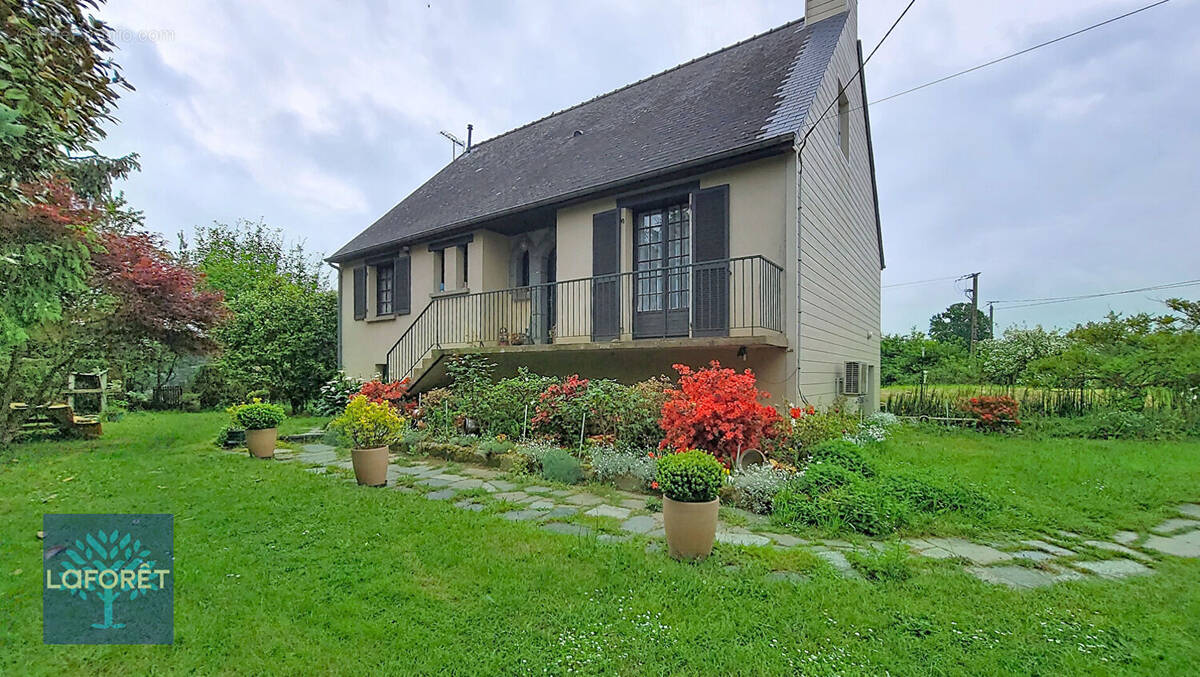 Maison à SAINT-BRICE-EN-COGLES