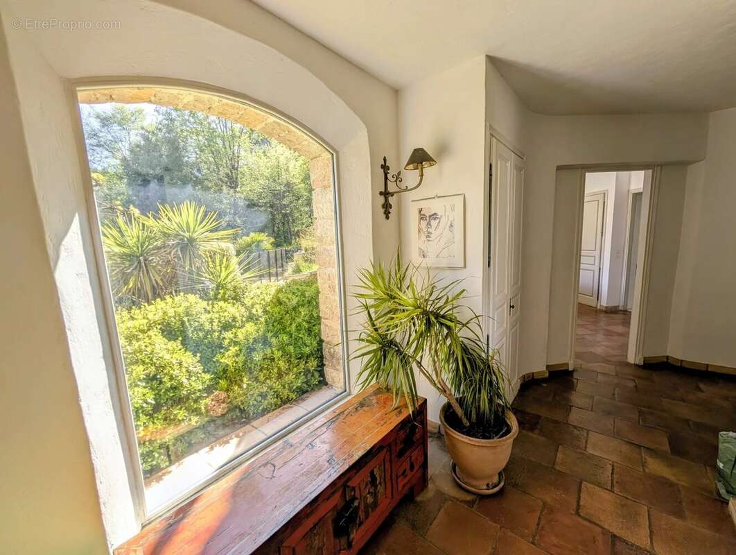 ROQUEFORT LES PINS Maison 5 pièces - 175 m² - Piscine - photo 15