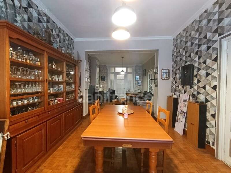  Spacieuse maison bourgeoise de 280 m² – Habitez et générez un revenu locatif avec 50 m² en plus ! - photo 3