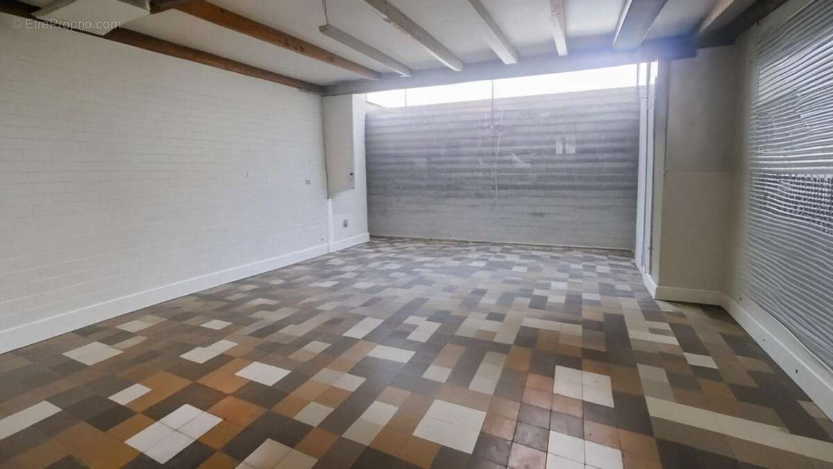 Commerce à PARIS-20E