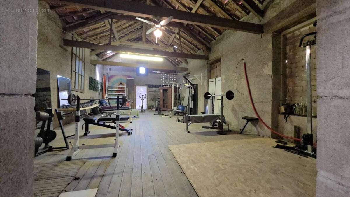 À vendre : maison de 3/4 chambres avec hangar à La Trimouille - 86 - photo 9