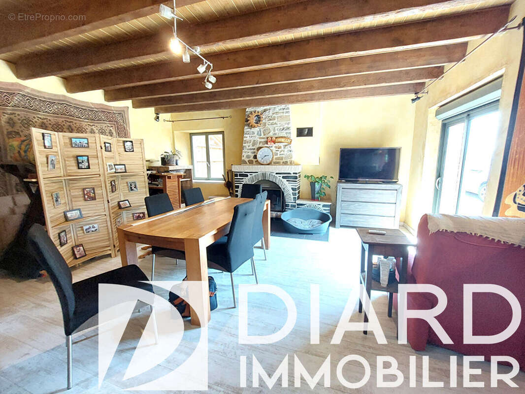 Maison 140 m² - Campagne ETRELLES - Terrain de 3400 m² - photo 6