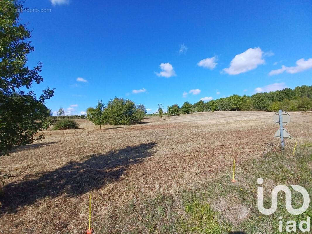 Photo 1 - Terrain à MONTGUYON