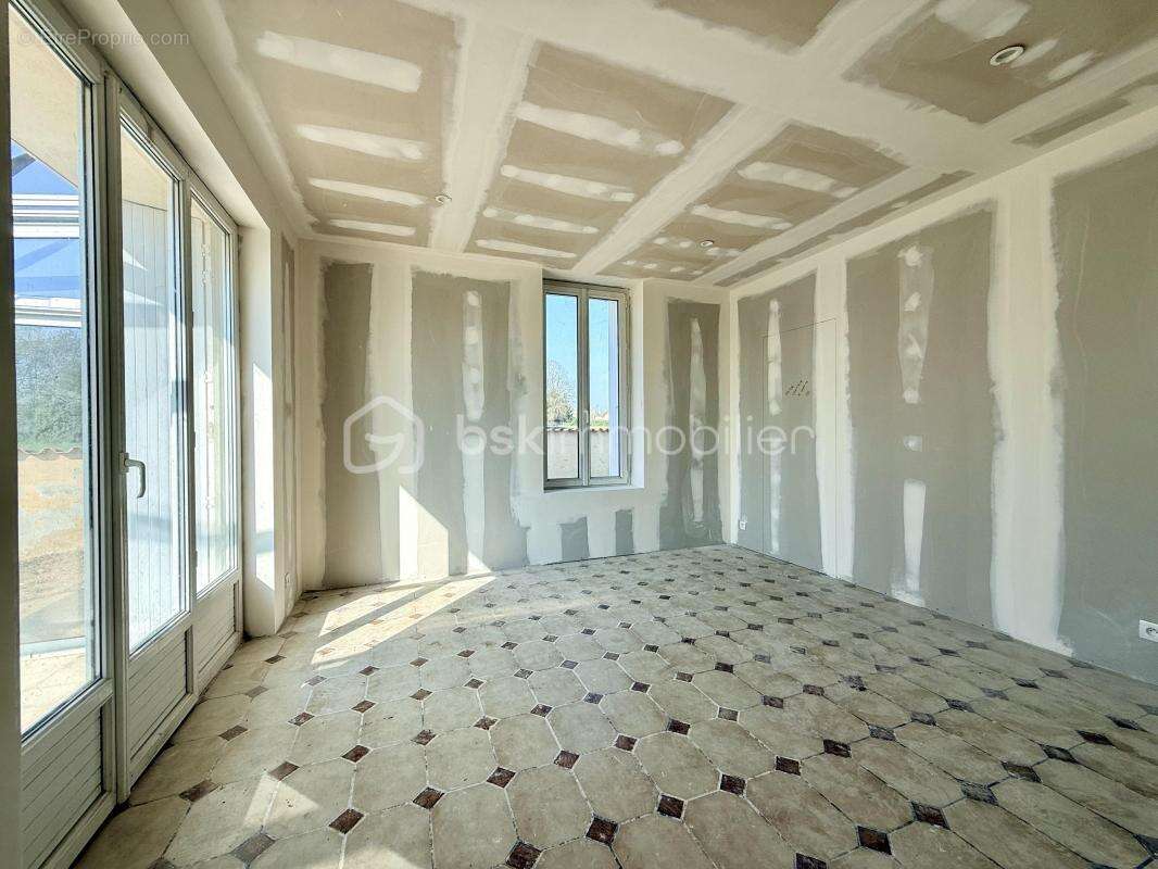 RARE – Propriété 363 m² – 10 chambres – Piscine intérieure – Idéal gîte - photo 8