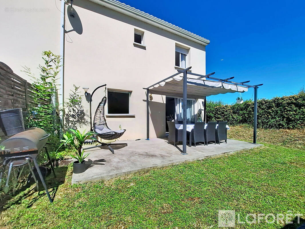 Maison à CUBZAC-LES-PONTS