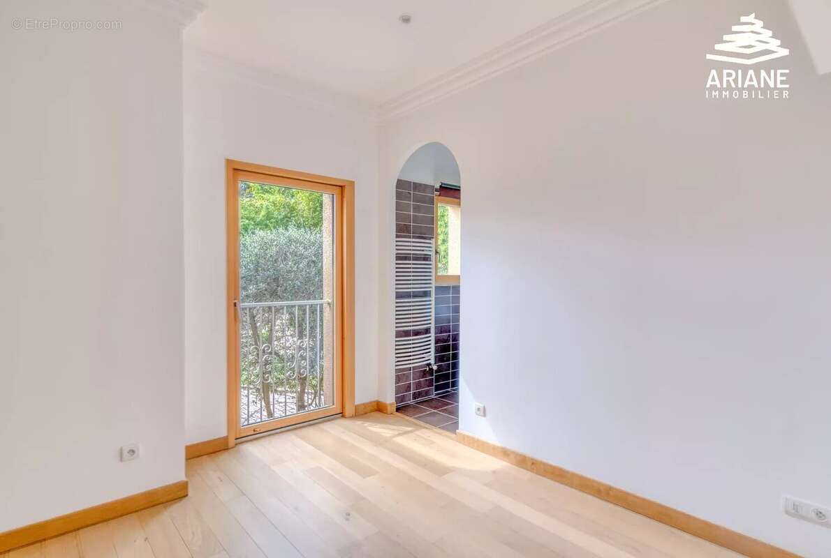 Maison à SAINT-CYR-AU-MONT-D&#039;OR