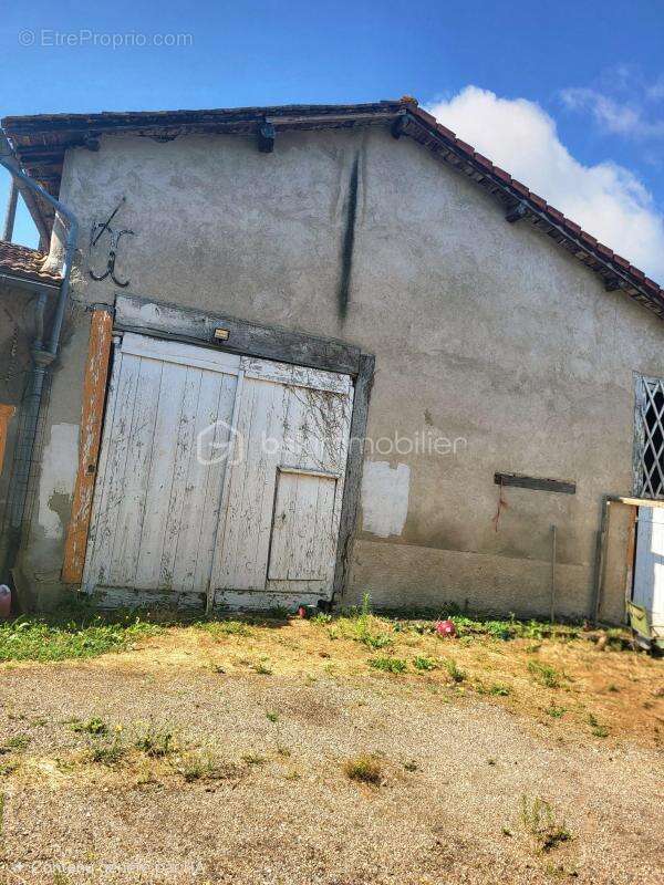 Maison de 232 m² avec dépendances, jardin clos et volumes rares – Randan (63) - photo 15