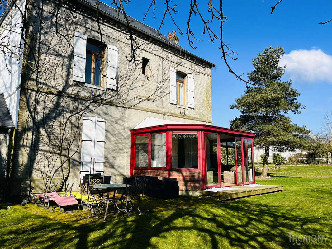 Maison à FEUQUIERES-EN-VIMEU
