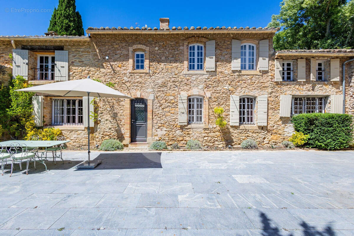 Maison à SAINTE-CECILE-LES-VIGNES
