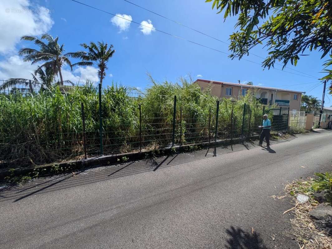 Terrains constructibles à Saint-André, Réunion - photo 3
