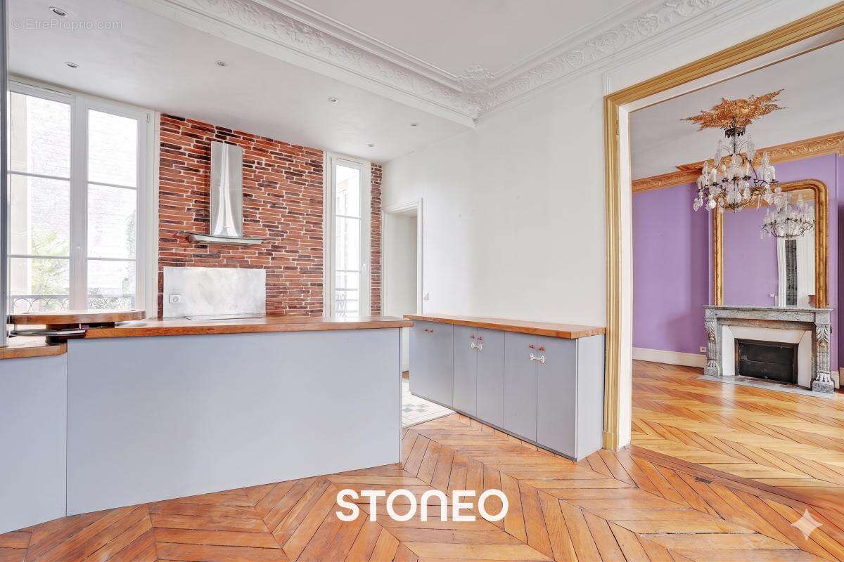 Appartement à PARIS-8E