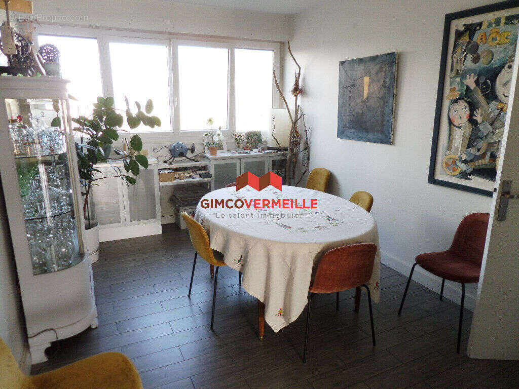 Appartement à LA CELLE-SAINT-CLOUD