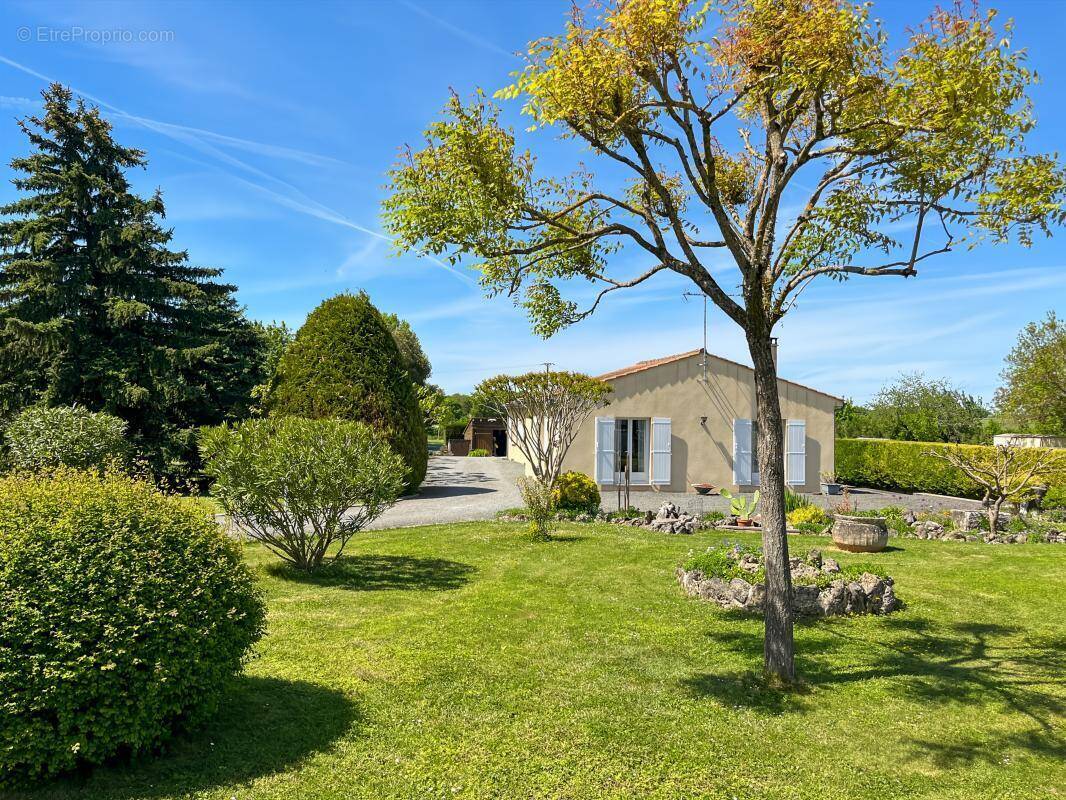 Maison à LOUZIGNAC