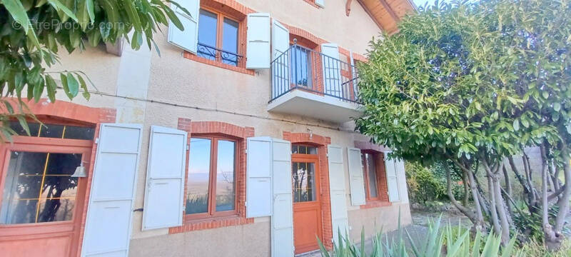 Maison à COLLONGES