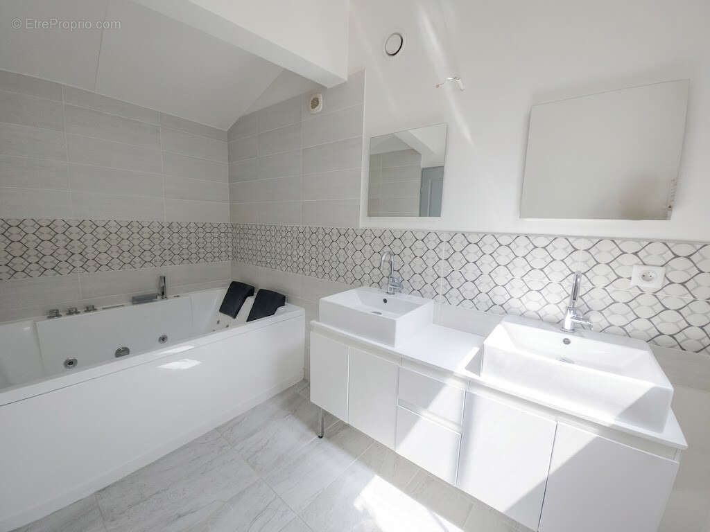 Incroyable maison de 200 m² avec piscine interieure - photo 8
