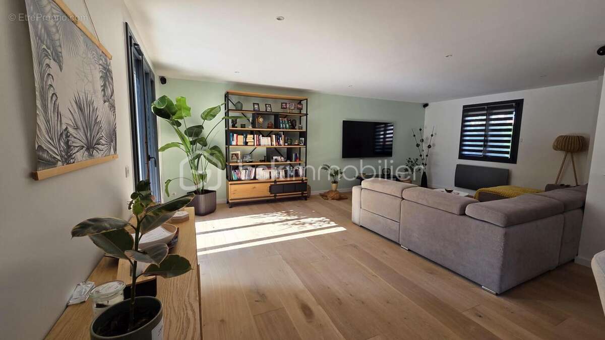 Maison de 7 pieces 190 m2 type rosemary - photo 6