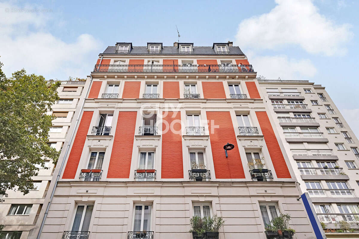 Appartement à PARIS-18E