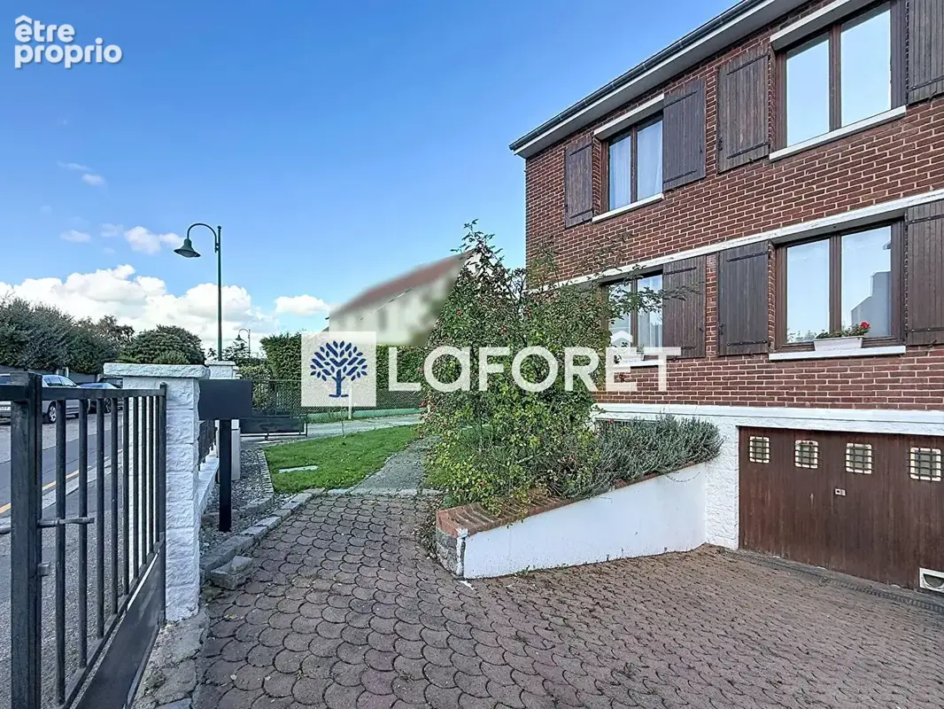Photo Maison à Franqueville-Saint-Pierre au prix de 245 000€