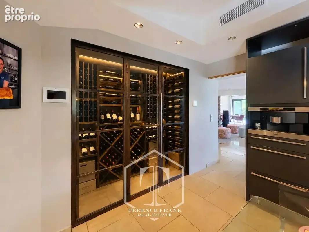 Villa de caractère – Plus de 240 m² – 5 chambres – Piscine – Jardin - photo 19
