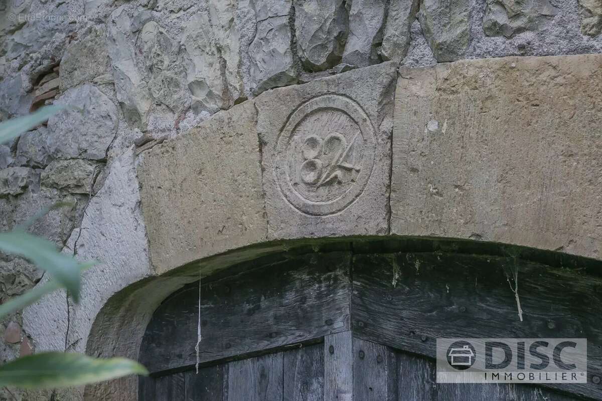 Charmant Corps de ferme avec spacieuse grange, appartement indépendant et un hectare de terrain - photo 16