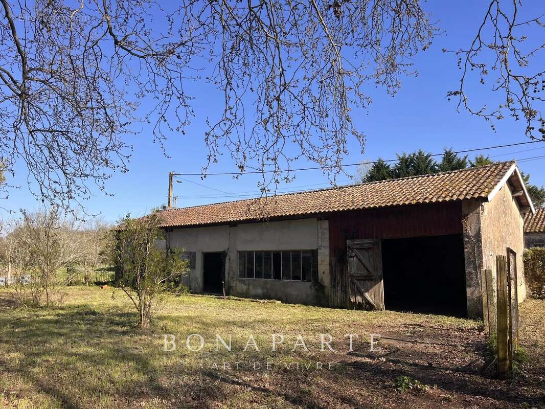 Couqueques - chateau de 316 m², à rénover, à 25 minutes des plages oceanes - photo 5